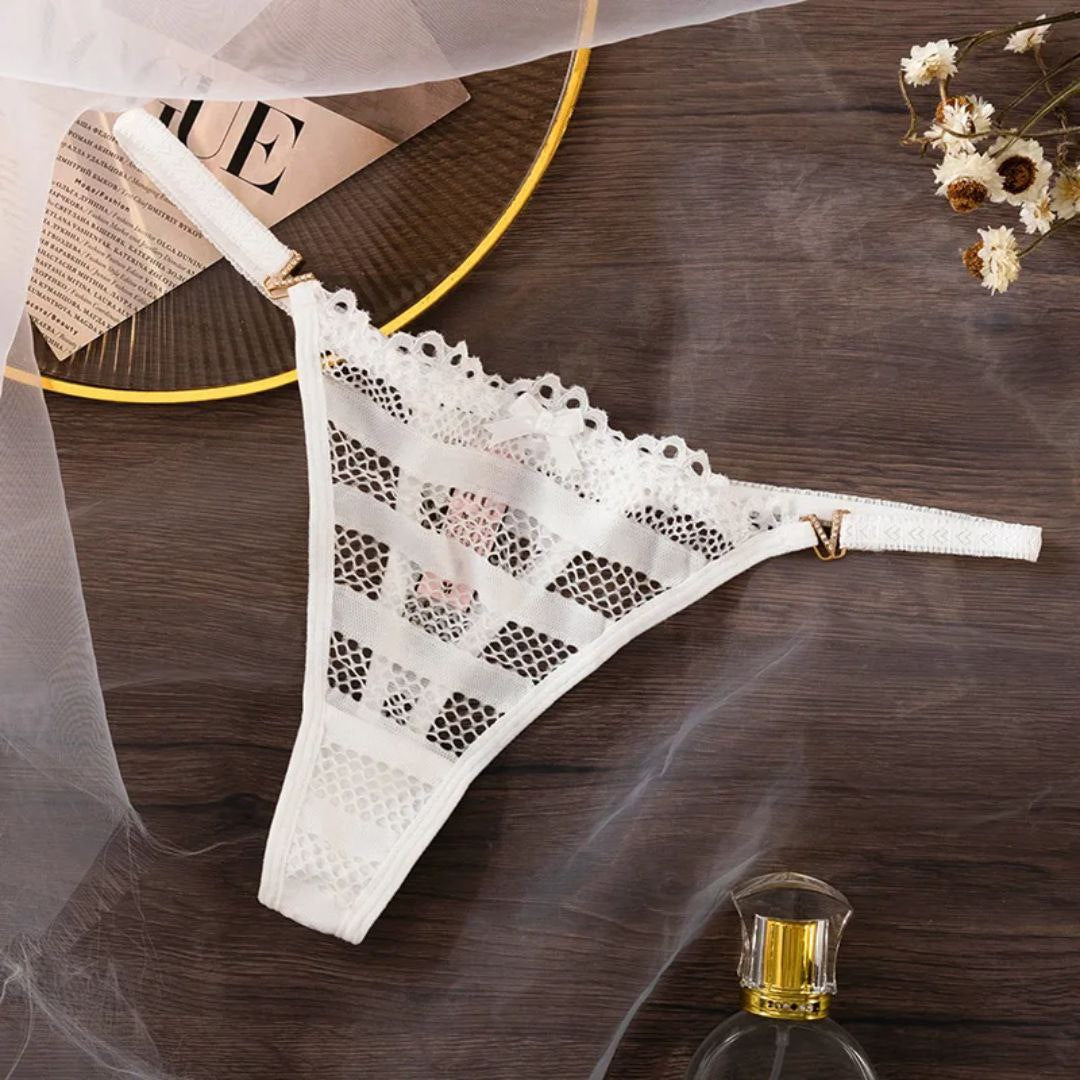 بانتي شفاف بقصه مميزه