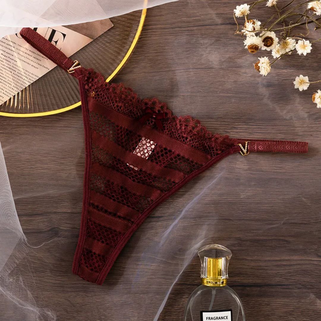 بانتي شفاف بقصه مميزه