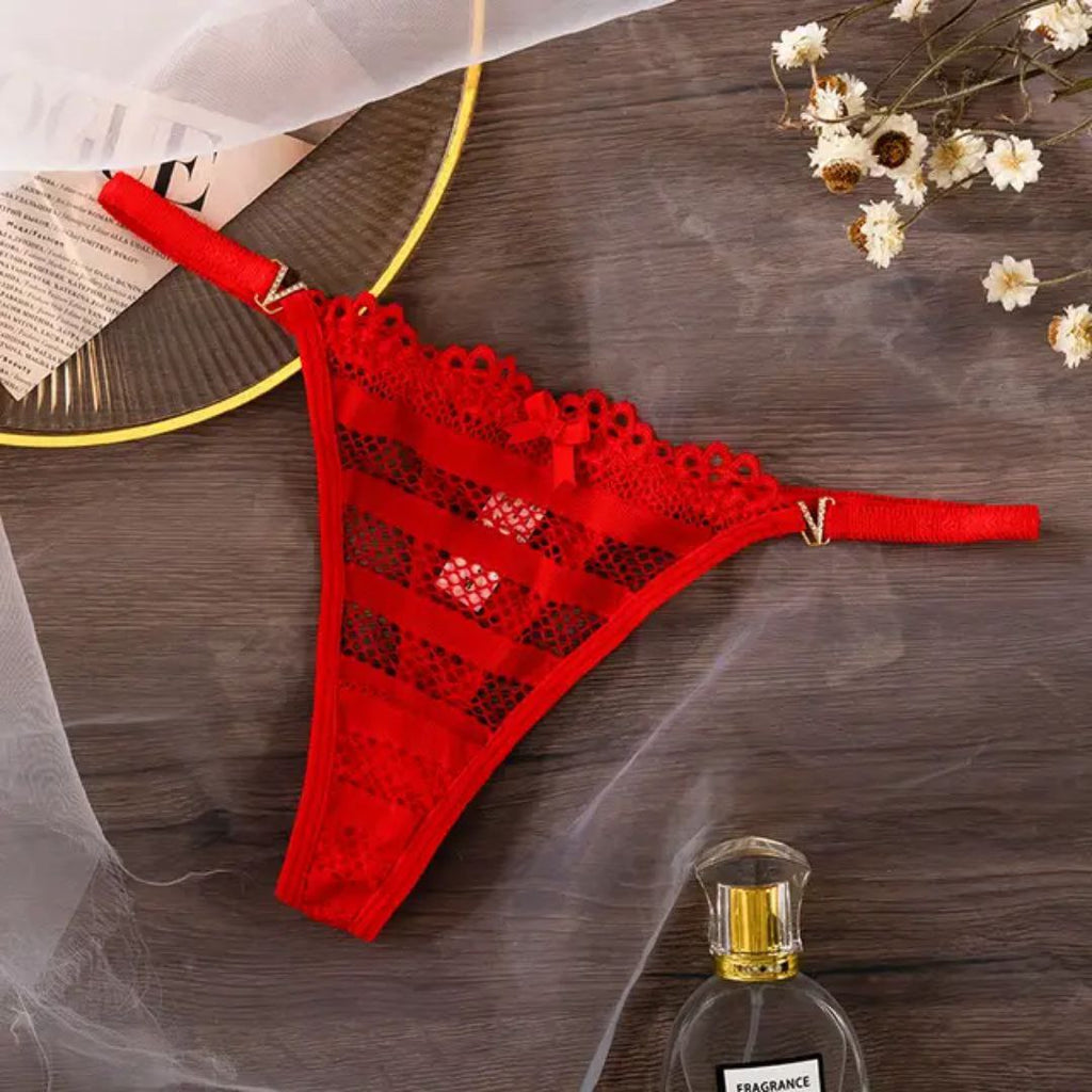 بانتي شفاف بقصه مميزه