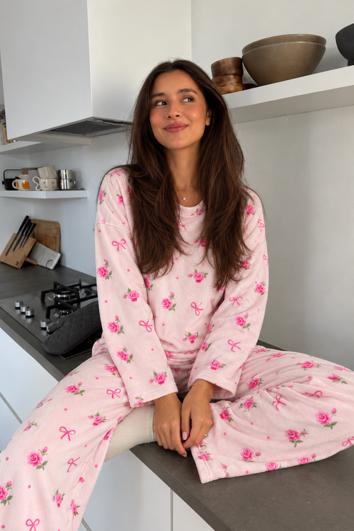 2-Piece Winter Floral Print Pajama Set