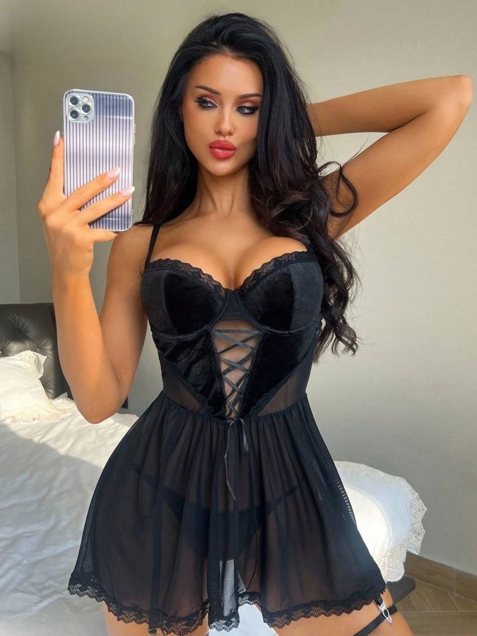 لانجيري قطيفه مزود بفتحات من الصدر