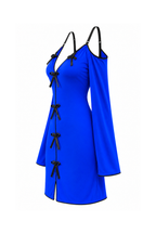 Short dress with long sleeves and cold shoulders
