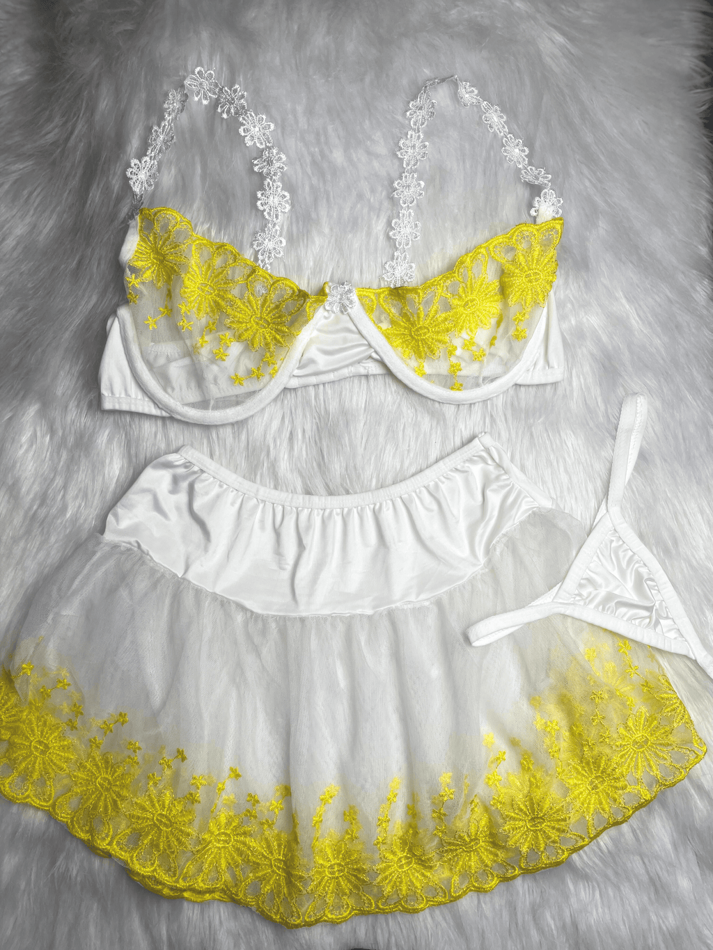 بيبي دول قطعتين توب واسكرت