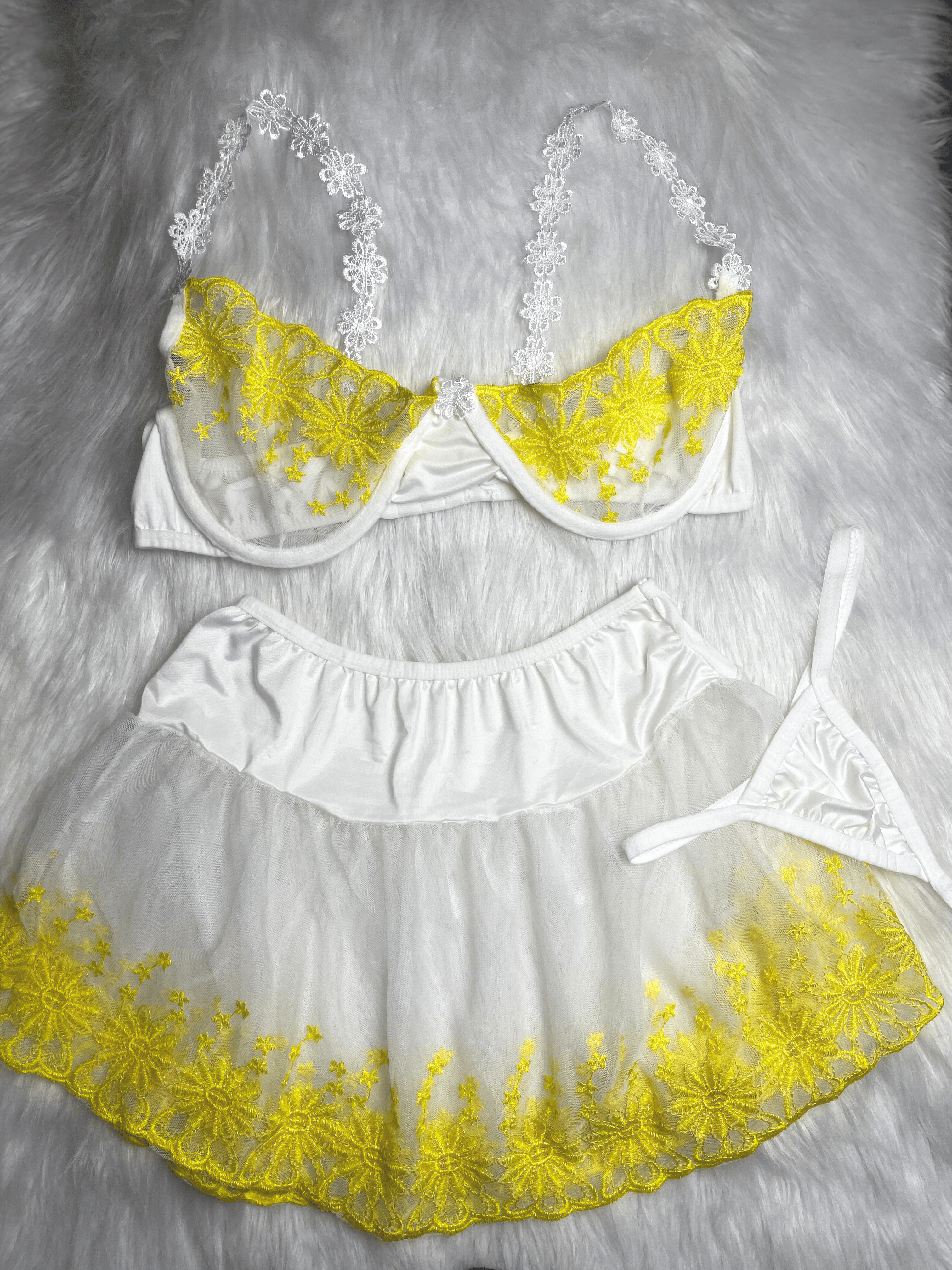 بيبي دول قطعتين توب واسكرت