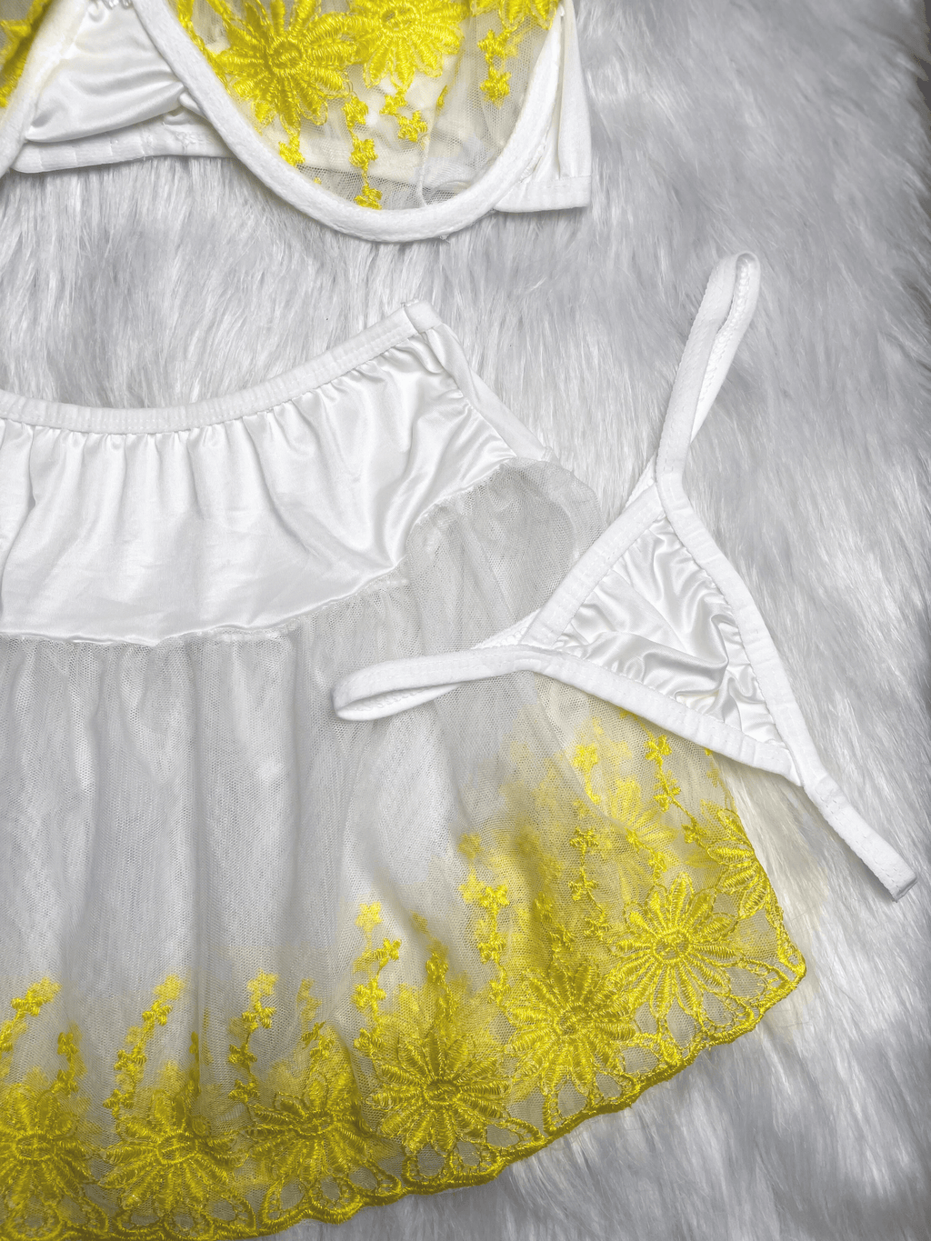 بيبي دول قطعتين توب واسكرت