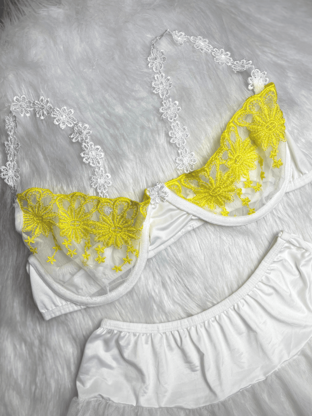 بيبي دول قطعتين توب واسكرت